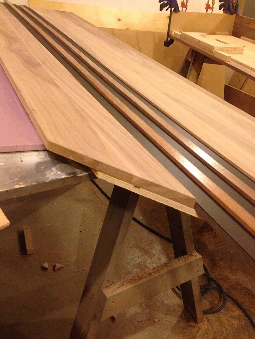 To save unnecessary masking and to ensure clean lines, the center was painted and varnished prior to the rest.
