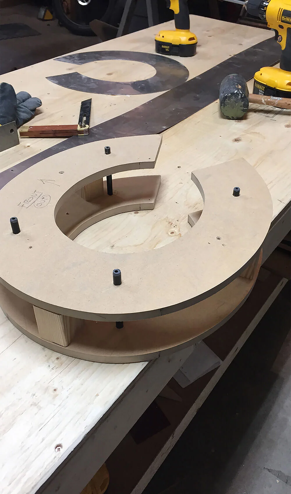 Basic structure showing use of temporary alignment pegs.