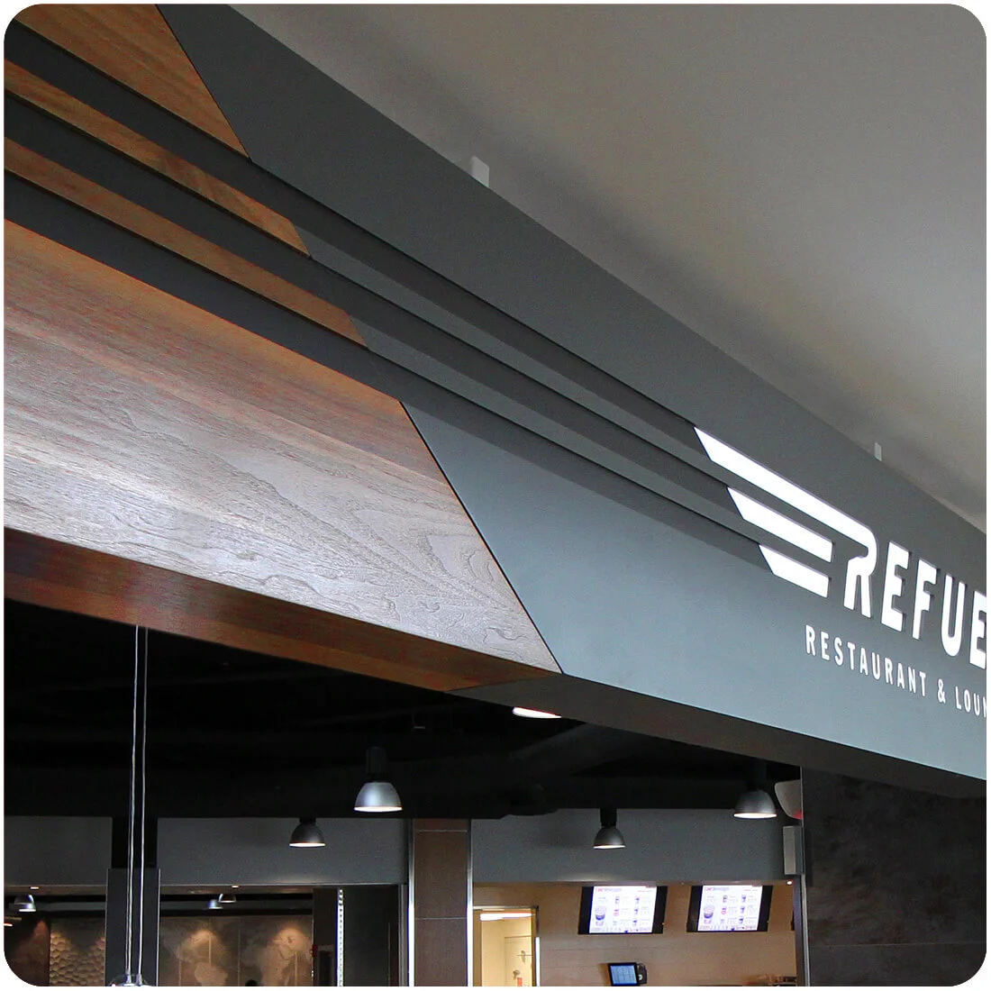 Refuel Restaurant / John G. Diefenbaker International Airport YXE